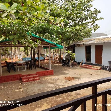 Barashiv Vasant Lata Farm House 빌라 외부 사진