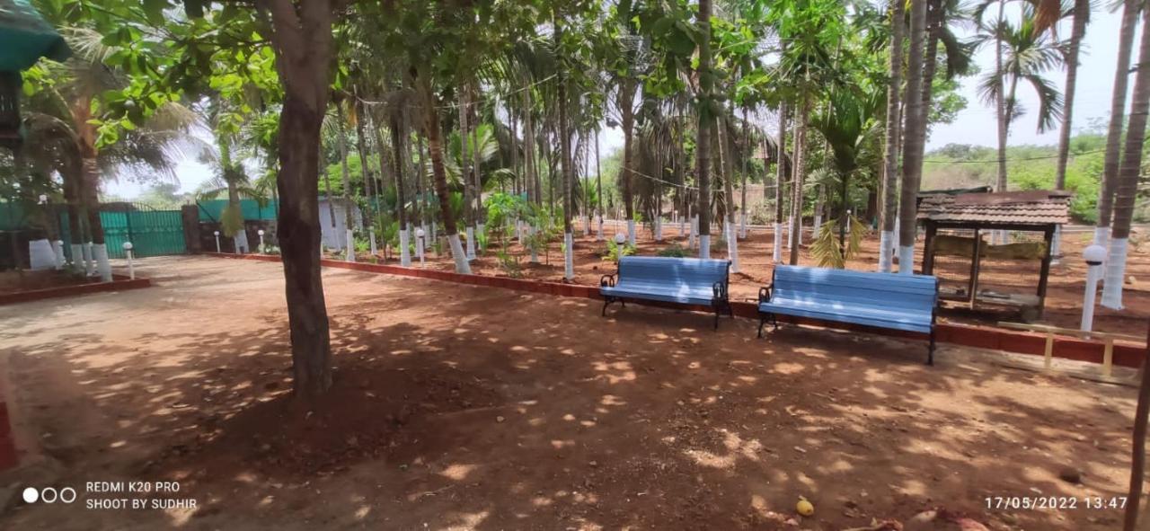 Barashiv Vasant Lata Farm House 빌라 외부 사진
